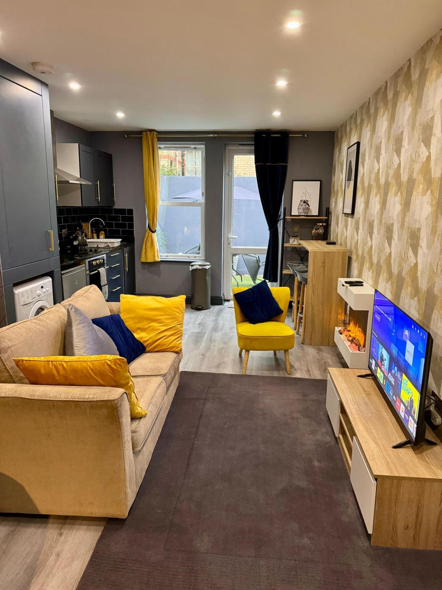 Stylish Studio Flat With Private Patio Apartment Bournemouth Luaran gambar